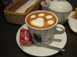 pawマークのカフェオレ