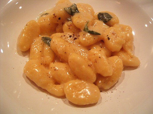 北海道・美深産の希少じゃがいも「インカのめざめ」のニョッキ、セージとパルミジャーノチーズ風味のバターソース和え