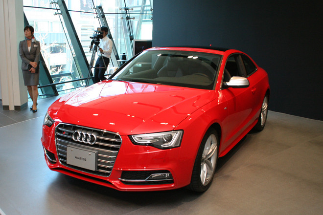 ＡＵＤＩ　Ｓ５クーペ