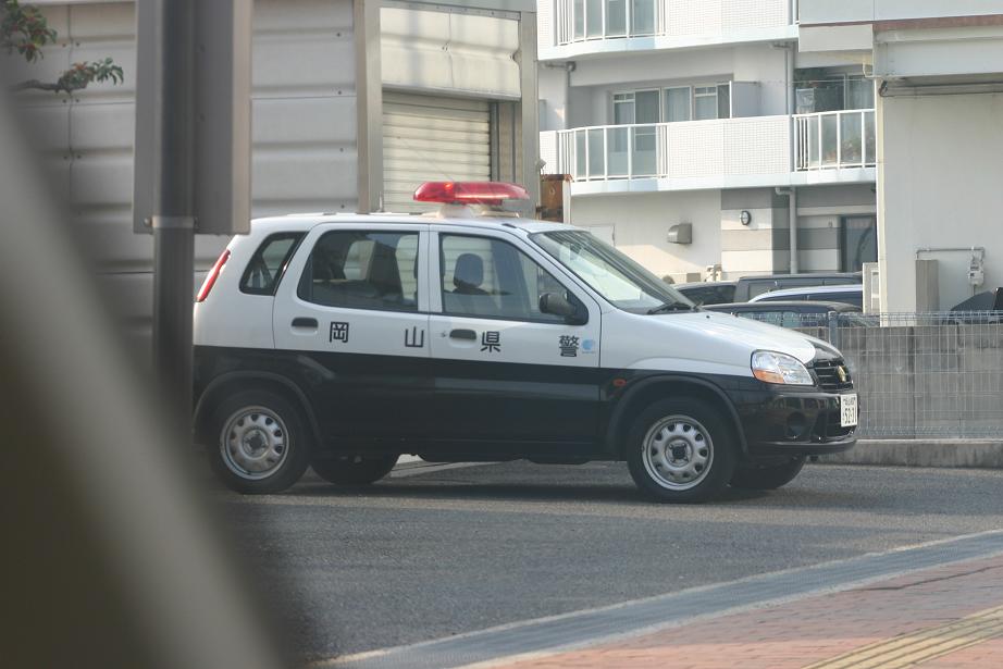 岡山県警　スイフト