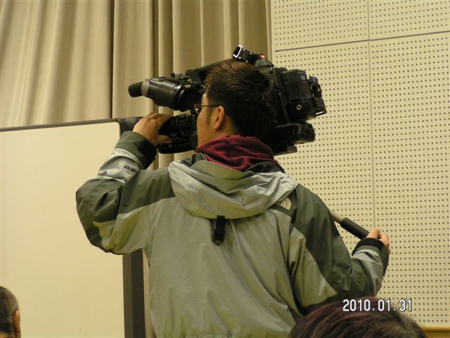 テレビ局の人だよ♪