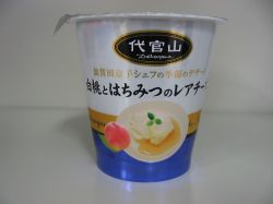 代官山 白桃とはちみつのレアチーズ