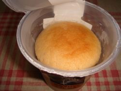 栄屋乳業_濃厚なカスタードケーキ(中身)