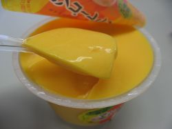 安曇野食品_マンゴープリン（中身全体）