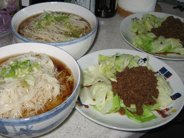 キャベツの肉みそかけとそうめん