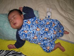 長男、大の字(H16・3・23)