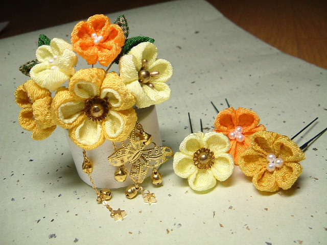 金色のすかしパーツのちょうのかんざし