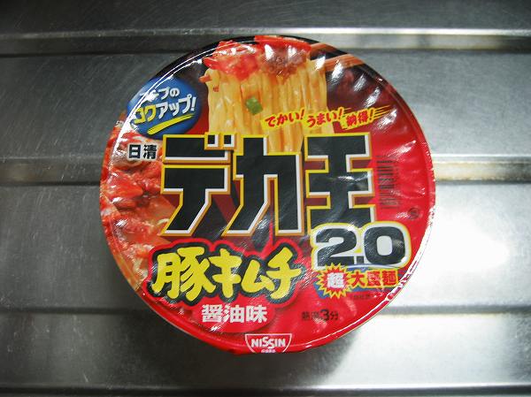 デカ王　２．０　豚キムチ　醤油味１