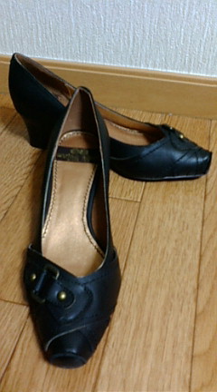 黒パンプス.jpg