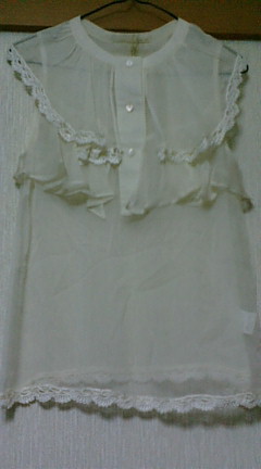 シルクブラウス