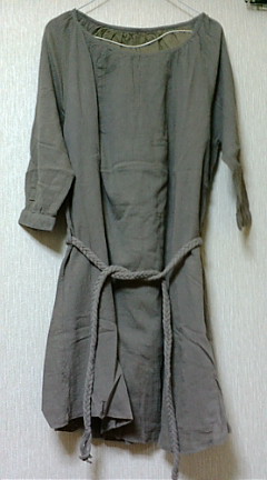 カーキワンピース.jpg