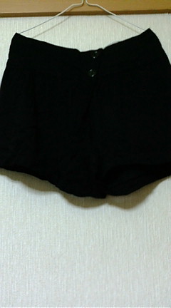 黒ショートパンツ.jpg