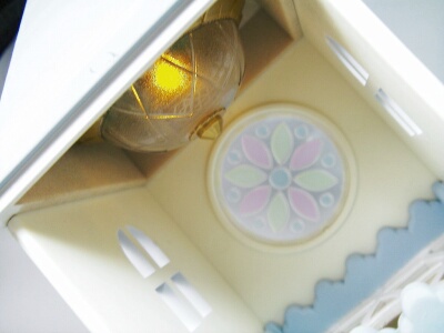 明かりの点いた塔