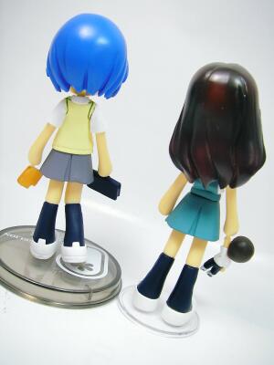 何故か二人とも左に片寄っています