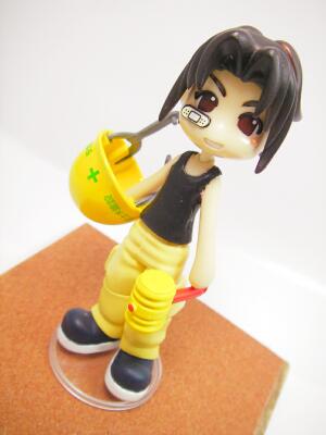 一見、工事現場で働く人にも見えます