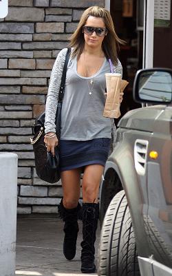 ashley-tisdale-coffee-998-7.jpg