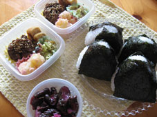 おにぎり弁当