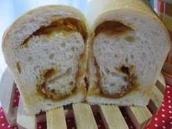 キャラメルチョコチップパン断面