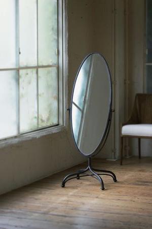 ちょっと大人になった小悪魔だけのアイアンミラー　イメージ