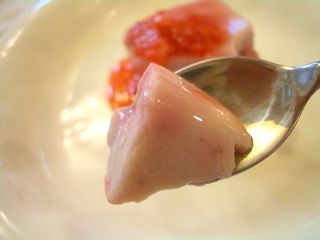 豆乳で作るイチゴのババロア風４