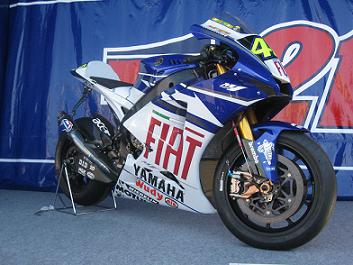 バレンティーﾉロッシ選手'07MotoGP参戦マシンYZR-M1.JPG