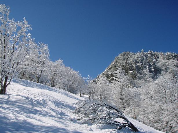 鉄山　肩