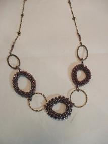 パープルビーズネックレス