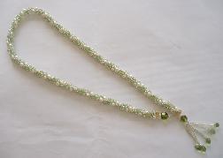 グリーンビーズネックレス　全体