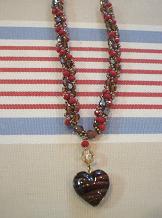 赤＆茶ハート　ペレンクロッシェネックレス
