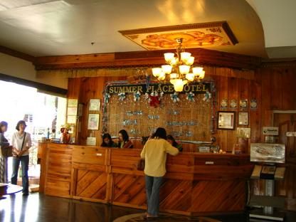 ロビーはとても豪華な雰囲気です！