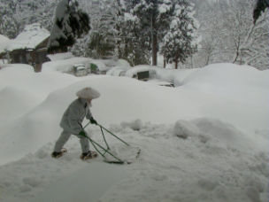 雪ほり3わたし.jpg