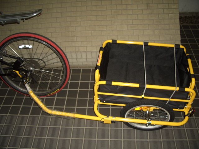 クロネコヤマト便の自転車のリヤカー