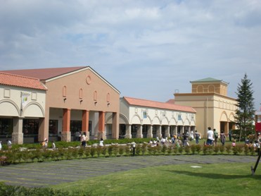 outlet4.jpg