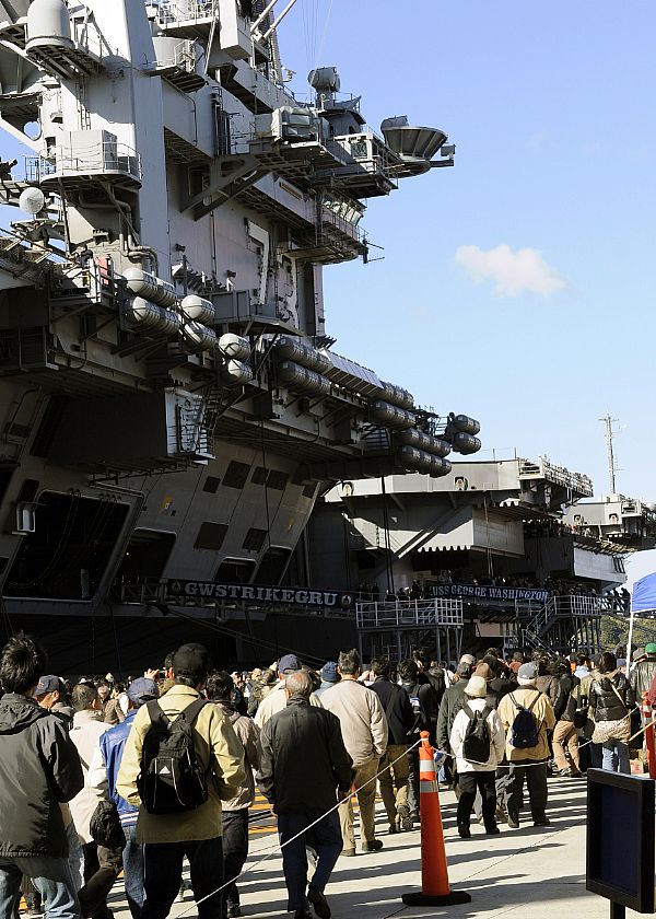 空母「ジョージ・ワシントン」１１