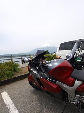 山中湖と富士とバイク.jpg