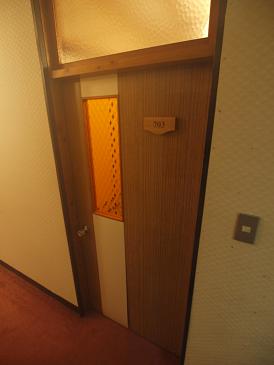 明賀屋ドア.jpg