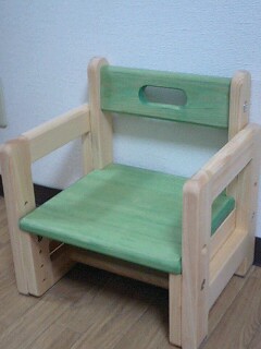 国産桧の子供椅子　キッズチェア　　XYL～キシル～　ひのきの学習机の　ビーンズチェア
