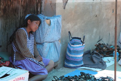 sucre market6 lady trist.jpg