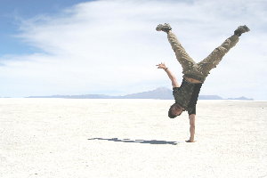 uyuni markun one hand.jpg