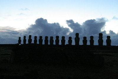 easter3 moai15 dark.jpg