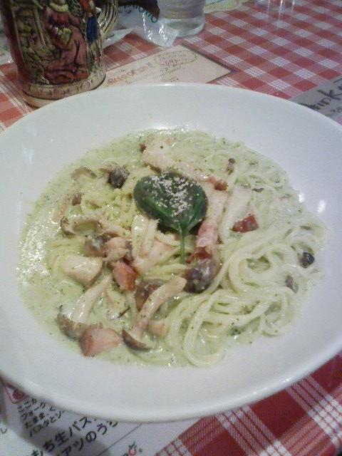 バジルソースのパスタ