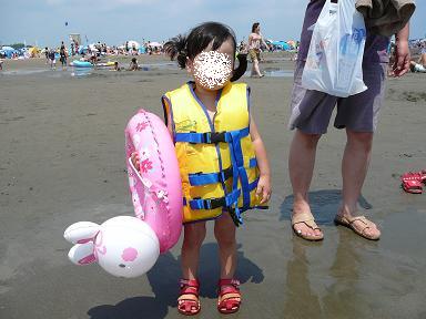 次女ちゃん、初海～♪