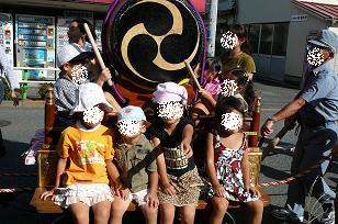 お友達とお神輿に乗せてもらいました～♪