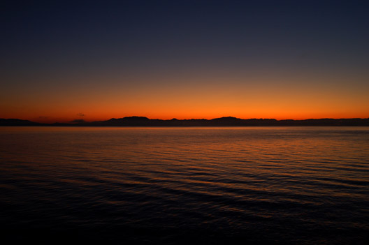 琵琶湖の朝焼け.jpg
