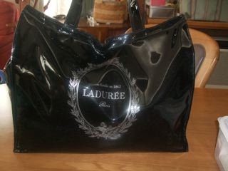 ラデュレ　バック