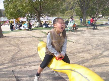 シーソー！大口開けて喜んで。