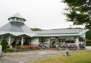 全国初の村営の本屋さん「ほんの森いいたて」