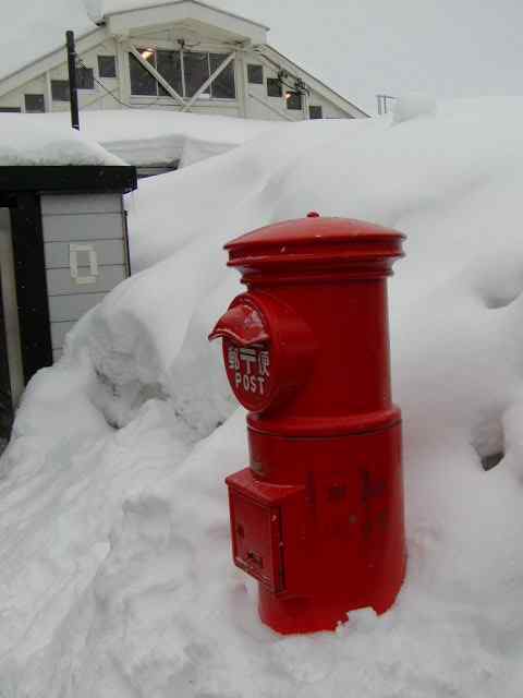 山形 米沢 冬景色 駅のポスト