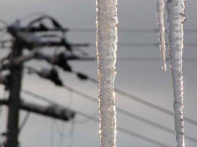山形 米沢 冬景色 軒下のつらら