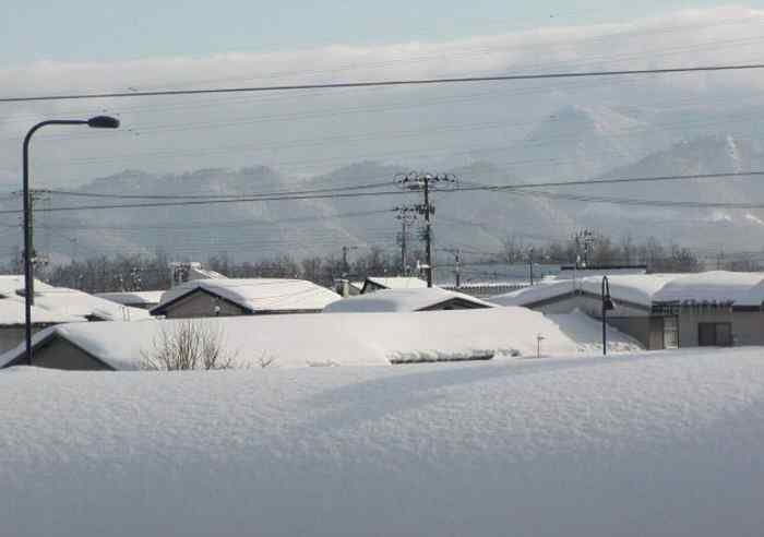 山形 米沢 冬景色 東の山なみ